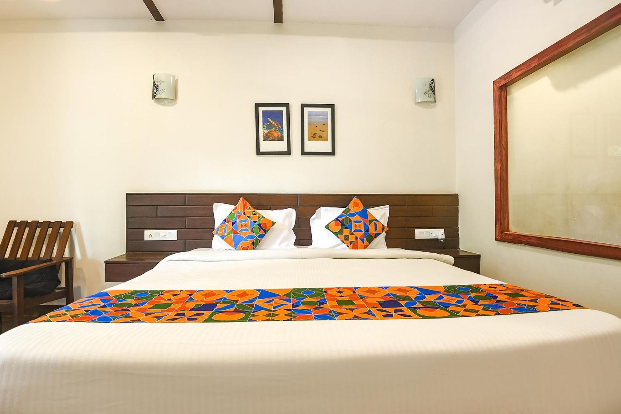 Fabhotel La Volga - Nr Morjim Beach Bagian luar foto
