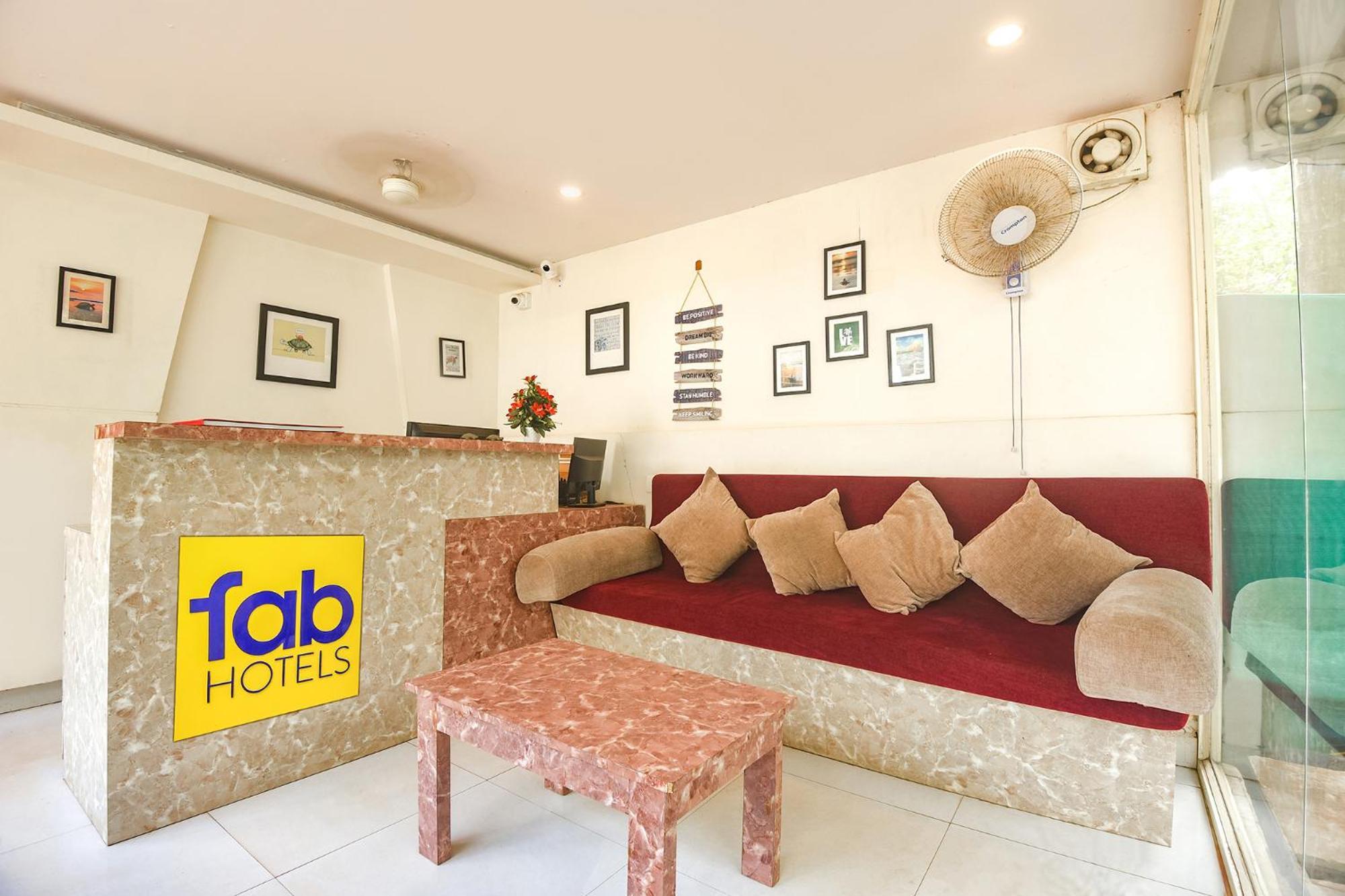 Fabhotel La Volga - Nr Morjim Beach Bagian luar foto